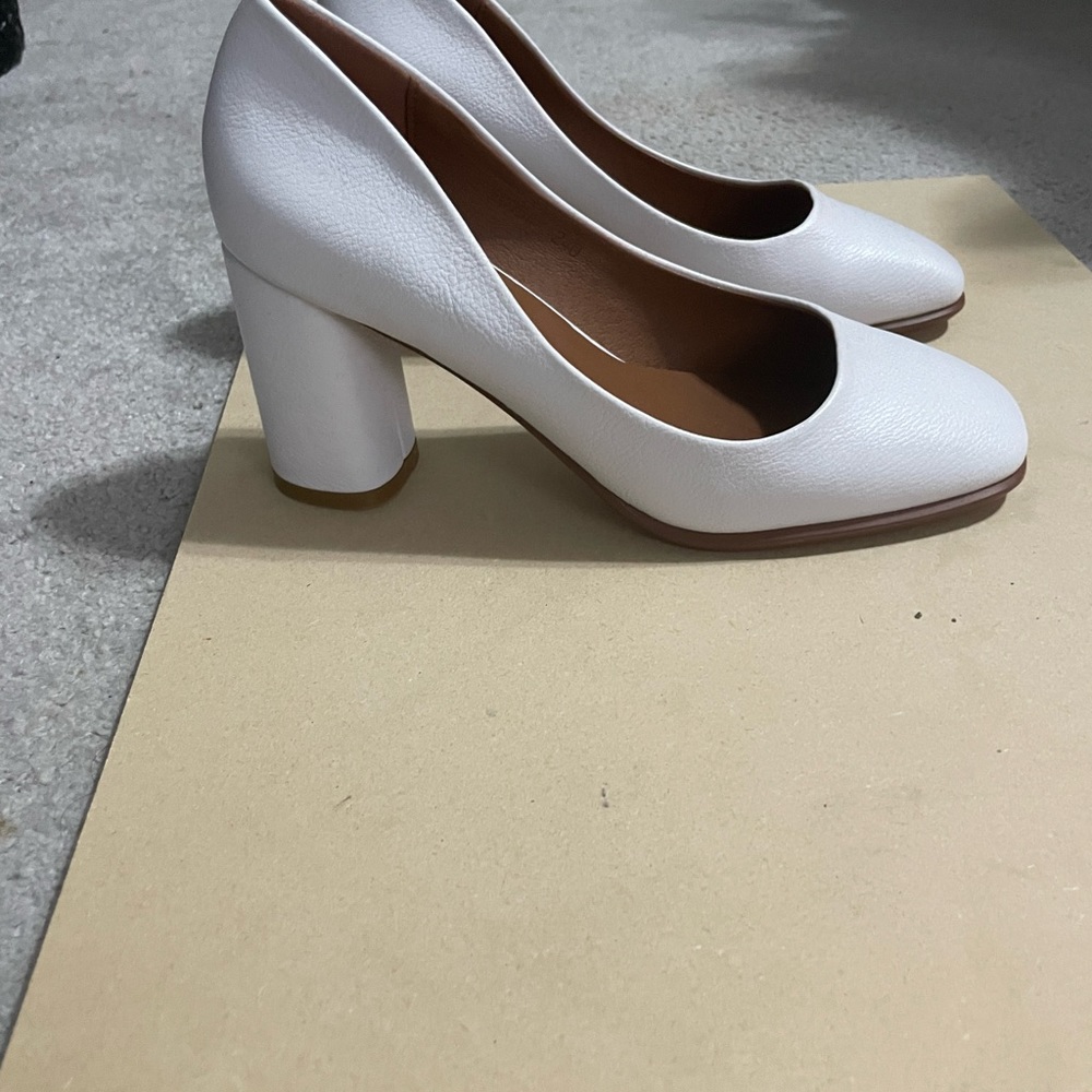 heels - Picture 2 of 4